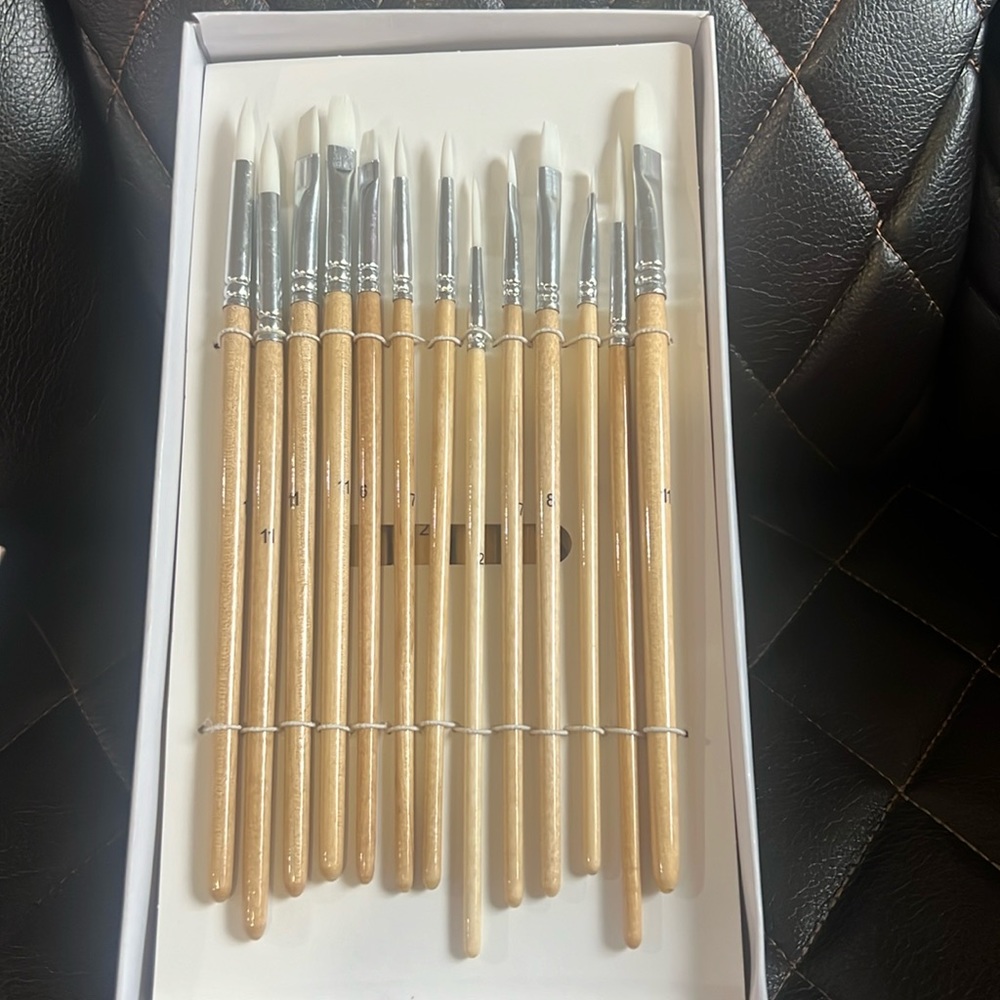 Amazon Basics Multi-shaped Nylon Paint Brushes for for Acrylic, Oil, Watercolor,